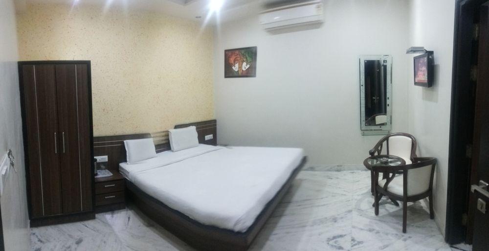 Star Hotel Agra  Buitenkant foto