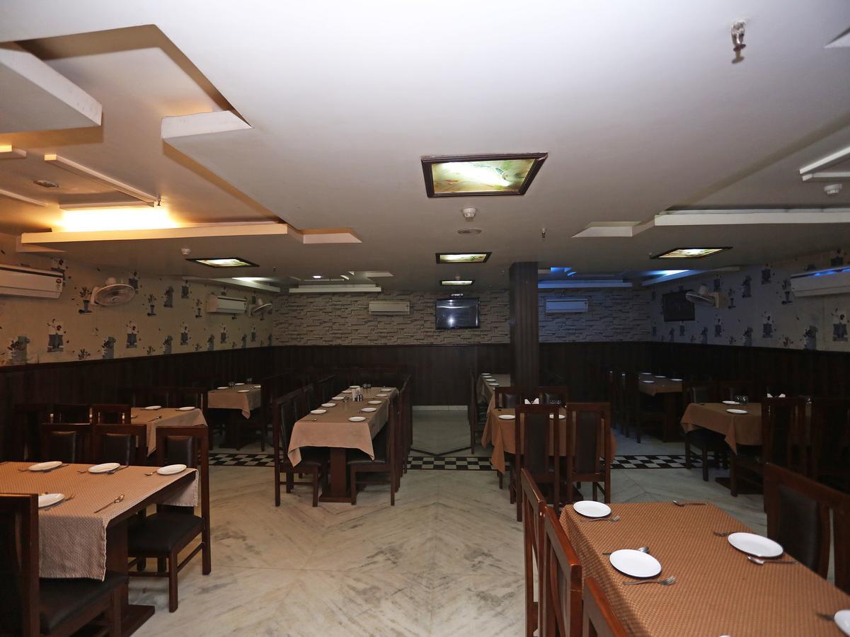 Star Hotel Agra  Buitenkant foto