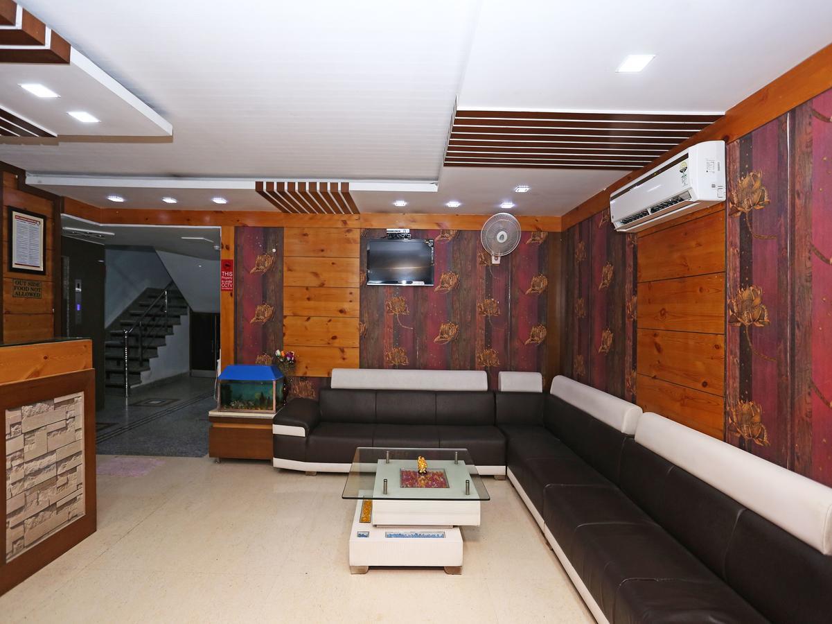 Star Hotel Agra  Buitenkant foto