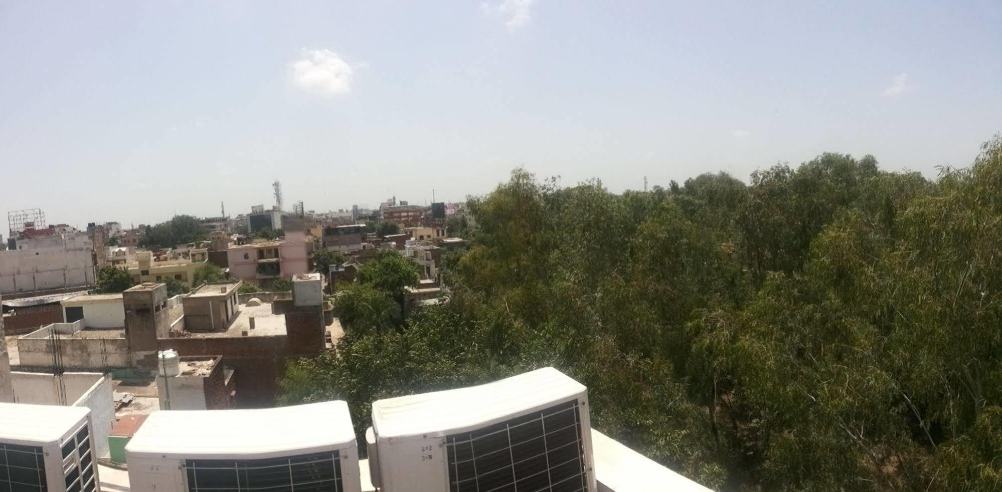 Star Hotel Agra  Buitenkant foto