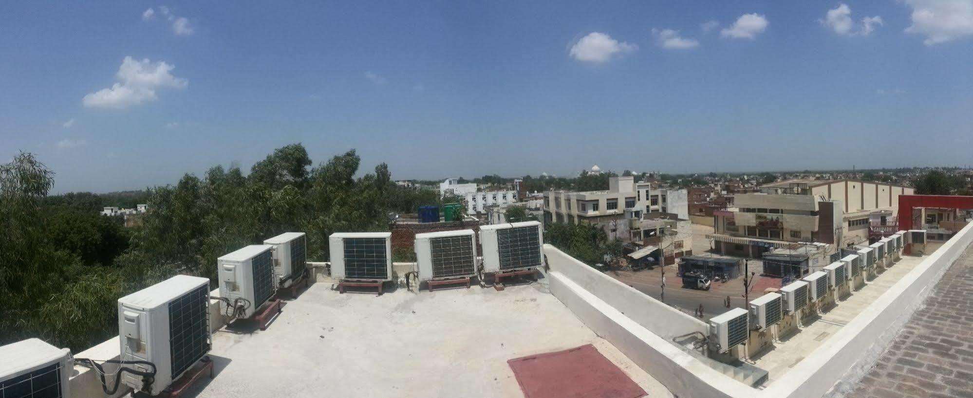 Star Hotel Agra  Buitenkant foto