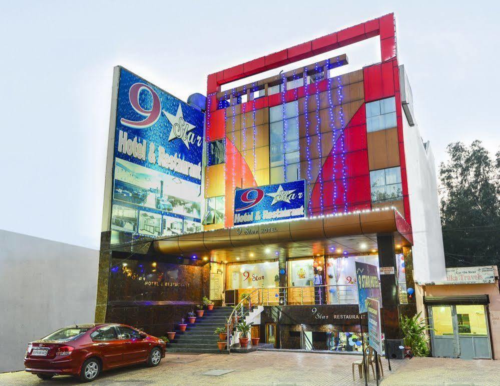 Star Hotel Agra  Buitenkant foto