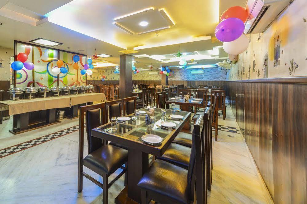 Star Hotel Agra  Buitenkant foto
