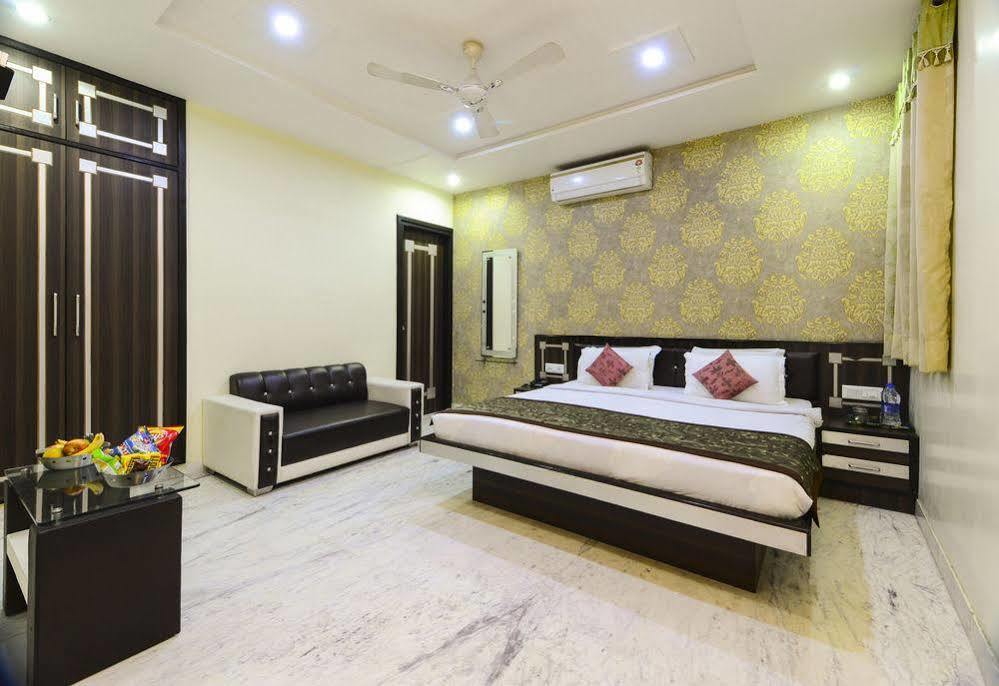 Star Hotel Agra  Buitenkant foto