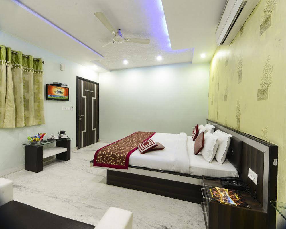Star Hotel Agra  Buitenkant foto