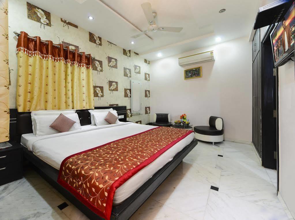 Star Hotel Agra  Buitenkant foto