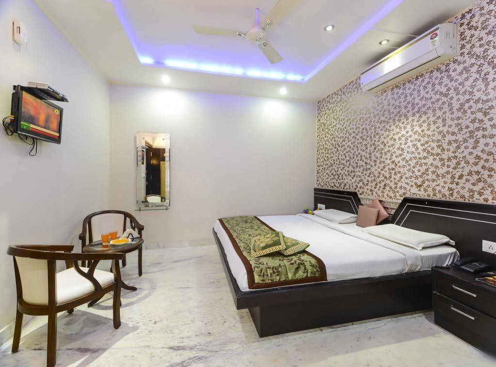 Star Hotel Agra  Buitenkant foto